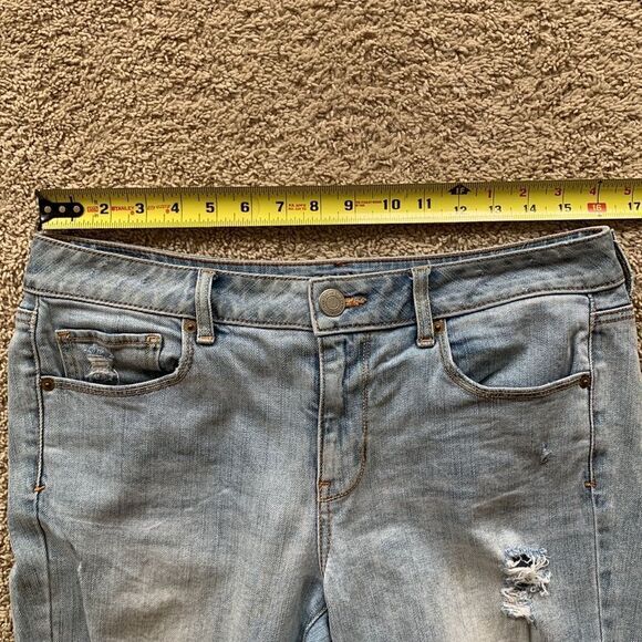 Light Wash American Eagle distressed distressed jeans size 10 - Picture 6 of 9